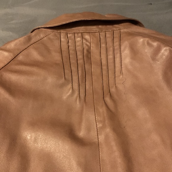 Danier women’s leather jacket - Picture 6 of 10
